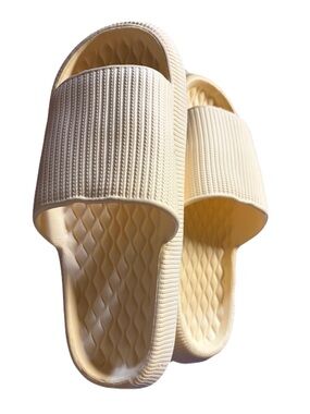 Everyday Cream Slide Sandals for Women — Cushioned Quilted Insole
